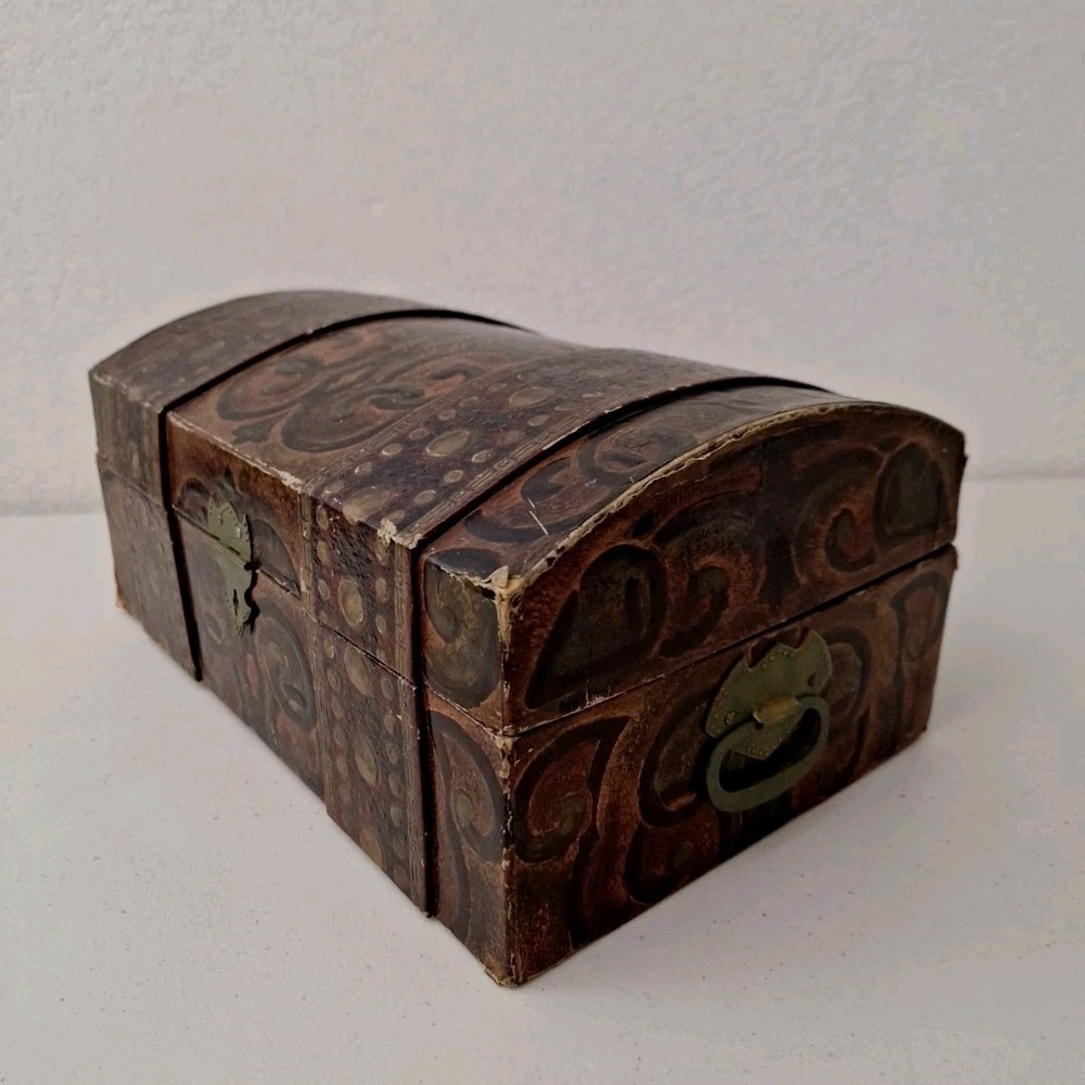 Vintage 1940s Toy Pirate Treasure Chest‎ with Caribbean Map Inside Lid  12.5" - Picture 15 of 16